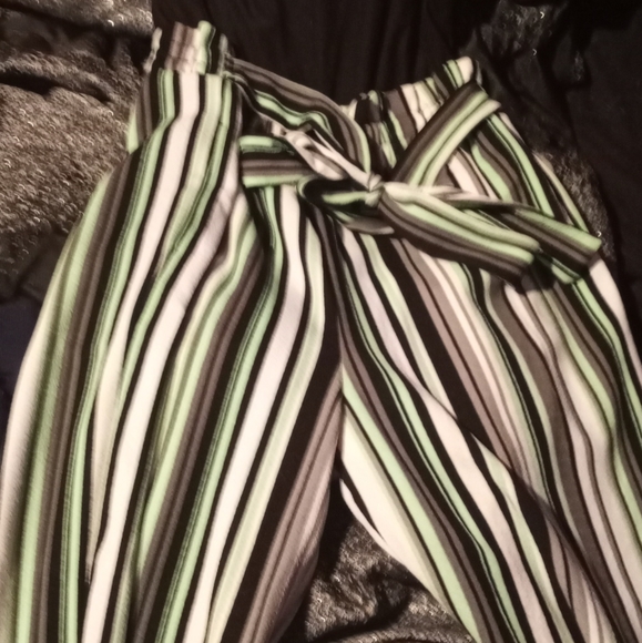 Clothes - Picture 4 of 12